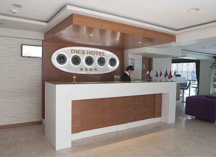 HOTEL-WOODEN-FIXED-FURNITURE-SIMAF-15